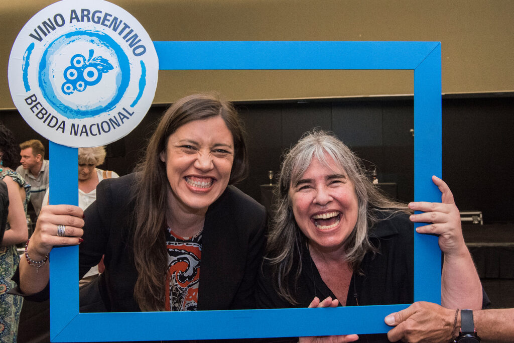 La Nueva Ola Vinos de San Juan